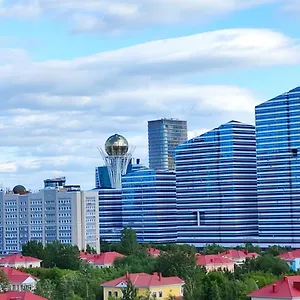 124 центр,на 1-8 человек,2 спальни гостиная кухня 3 кровати раскладной диван 2 кондиционера , Астана Казахстан