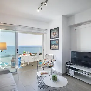 Apartment Mackenzie Zoe Seafront, Larnaca